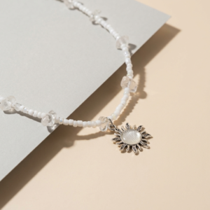 Słoneczny naszyjnik z kwarcem lodowym - srebrny