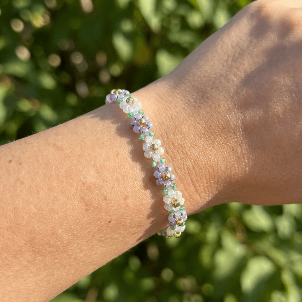 Bransoletka Daisy Kwiatuszki fioletowo-biało-zielona - obrazek 2