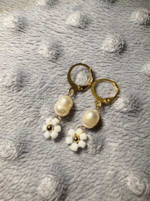 Kolczyki Daisy Pearl - białe