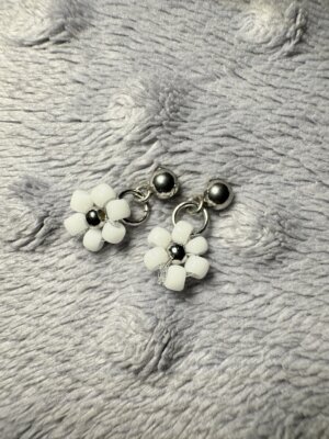 Kolczyki Daisy - white